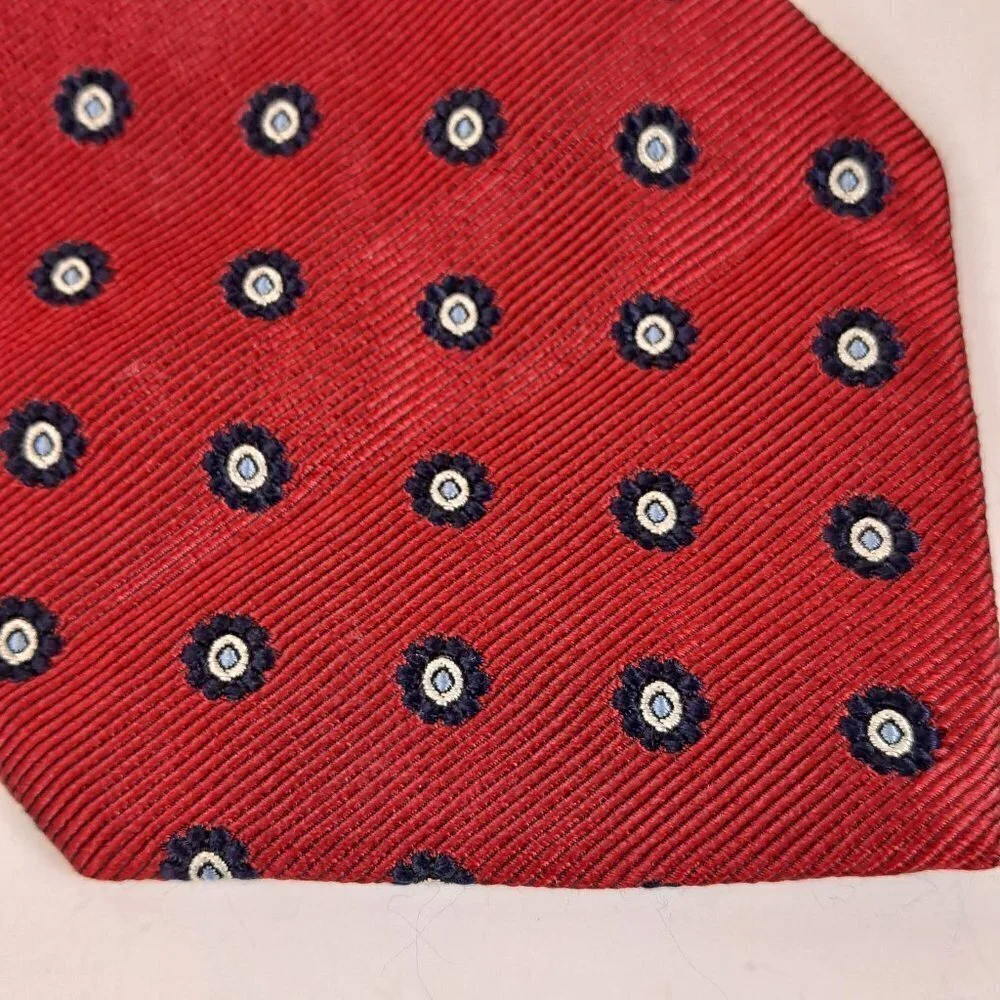 Brooks Brothers 346 Mens Tie Red, White,Blue Circle/Floral Pattern 100% Silk NWT